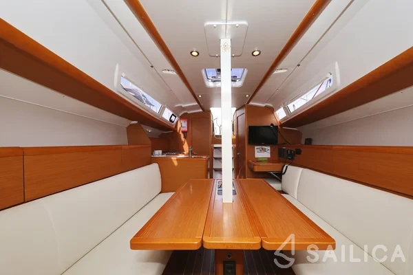 Sun Odyssey 33i - Yacht Charter Sailica