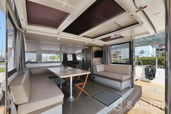 Bali 4.3 - Yacht Charter Sailica
