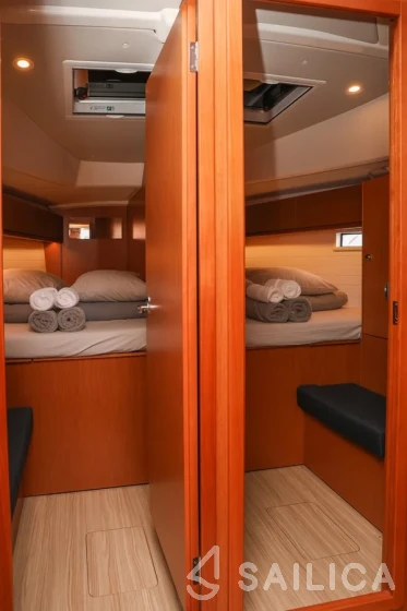 Bavaria 46 Cruiser - Yacht Charter Sailica
