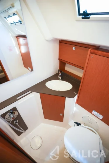 Bavaria 46 Cruiser - Yacht Charter Sailica