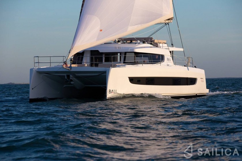 Bali 4.4 - Yacht Charter Sailica