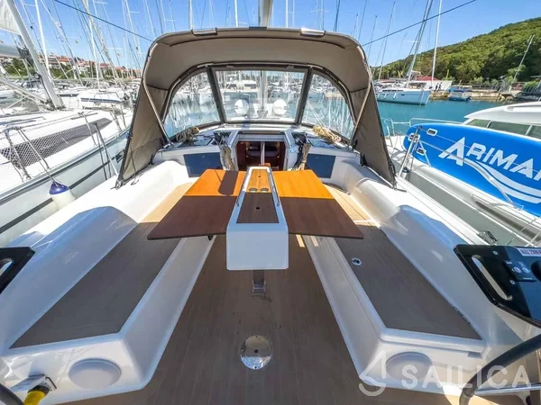 Dufour 37 - Yacht Charter Sailica