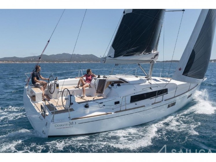 Oceanis 38.1 - Yacht Charter Sailica
