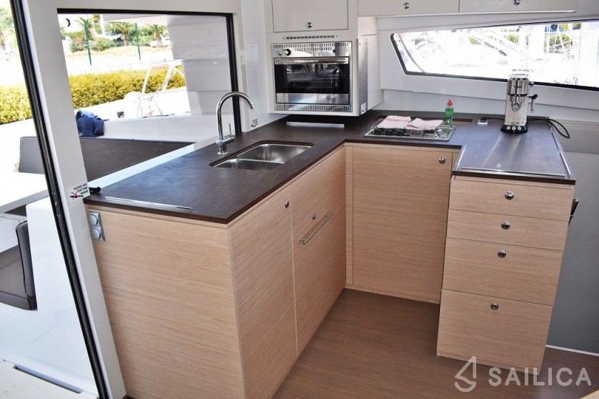 Bali 4.5 - Yacht Charter Sailica