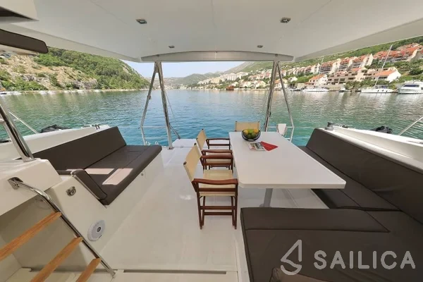 Bali 4.5 - Yacht Charter Sailica