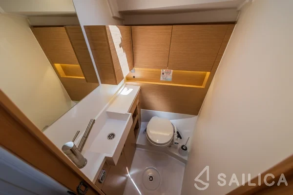 Hanse 410 - Yacht Charter Sailica