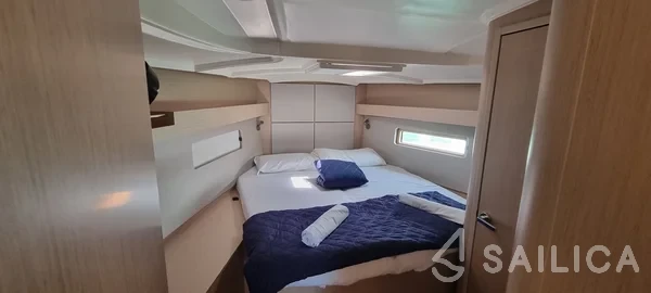 Oceanis 40.1 - Yacht Charter Sailica