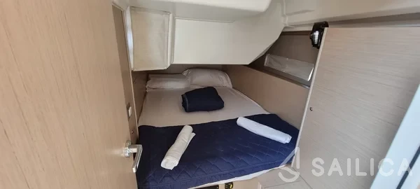 Oceanis 40.1 - Yacht Charter Sailica
