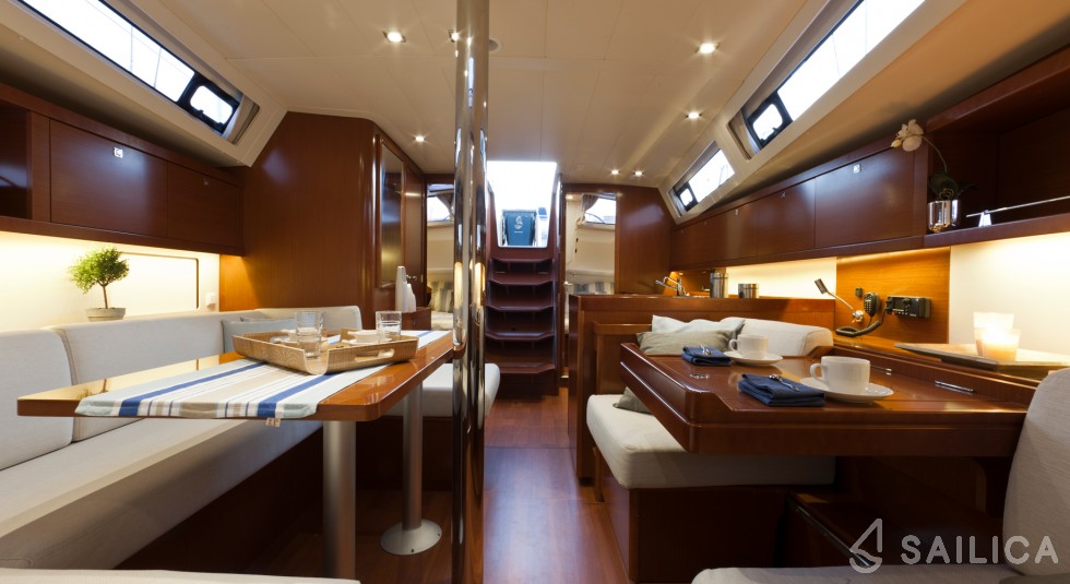 Oceanis 41 - Yacht Charter Sailica