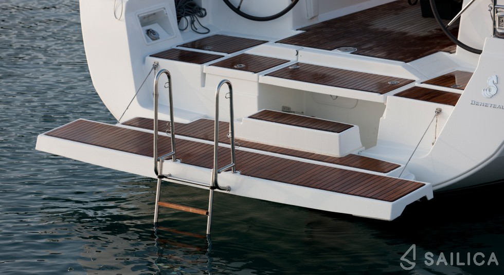 Oceanis 41 - Yacht Charter Sailica