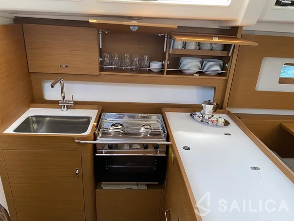 First 44 - Yacht Charter Sailica