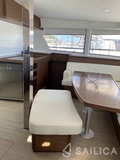 Lagoon 42 - Yacht Charter Sailica