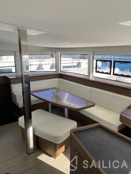 Lagoon 42 - Yacht Charter Sailica