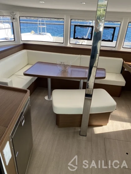 Lagoon 42 - Yacht Charter Sailica