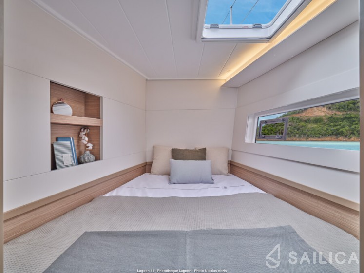 Lagoon 40 - Yacht Charter Sailica