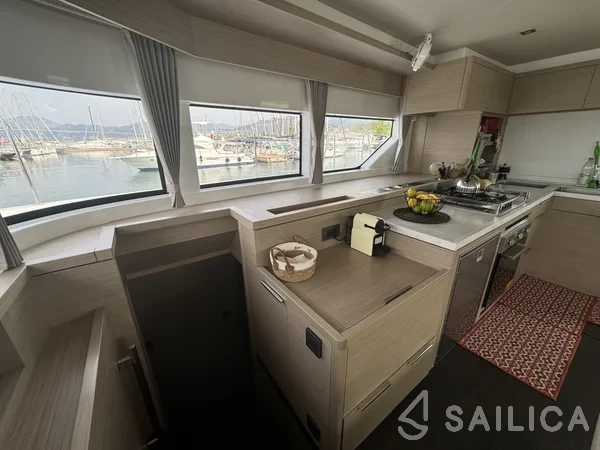 Lagoon 55 - Yacht Charter Sailica