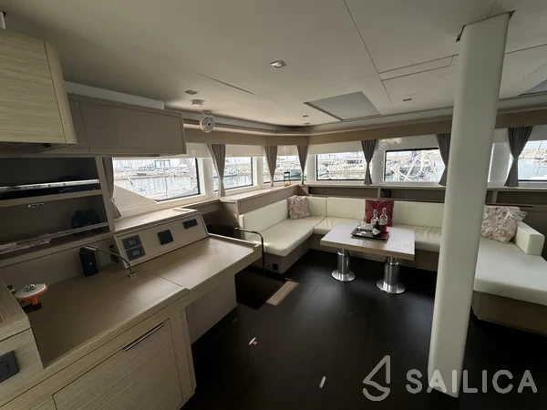 Lagoon 55 - Yacht Charter Sailica