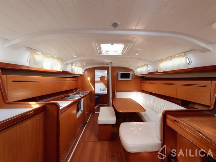 Cyclades 43.3 - Yacht Charter Sailica