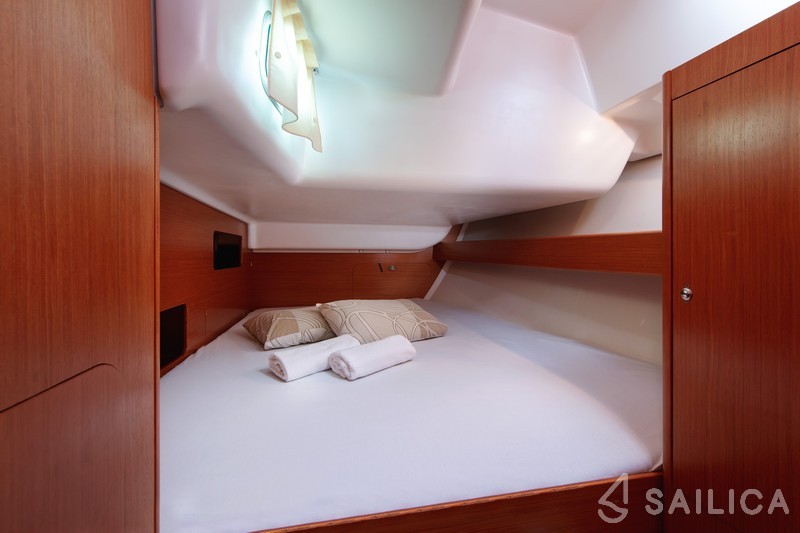 Cyclades 43.3 - Yacht Charter Sailica