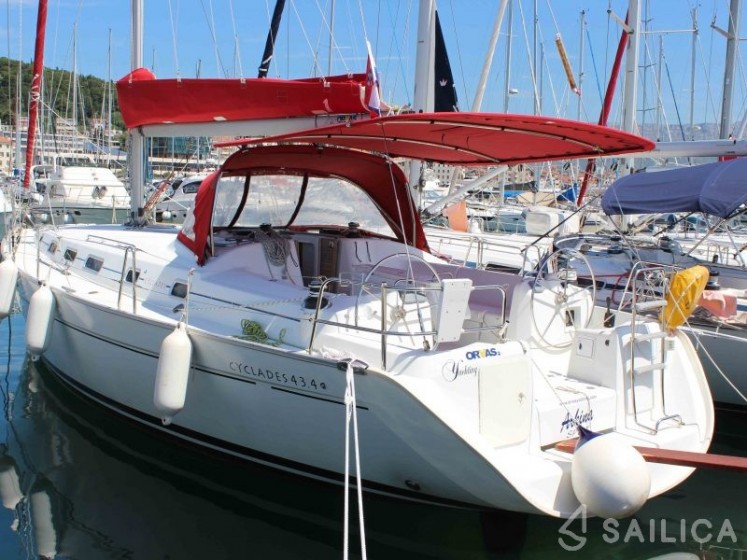 Cyclades 43.3 - Yacht Charter Sailica