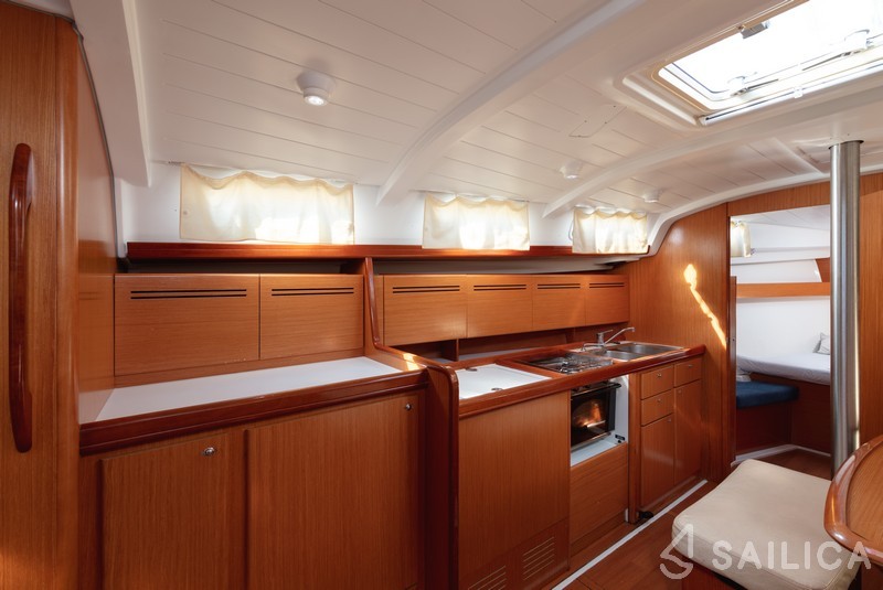 Cyclades 43.3 - Yacht Charter Sailica