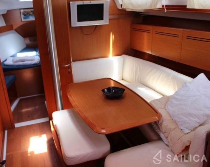 Cyclades 43.3 - Yacht Charter Sailica
