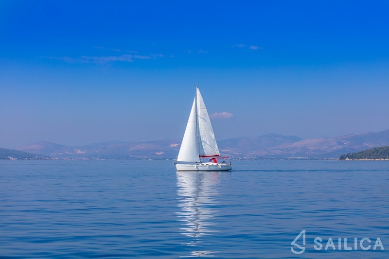 Cyclades 43.3 - Yacht Charter Sailica