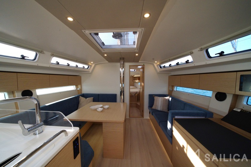 Hanse 410 - Yacht Charter Sailica