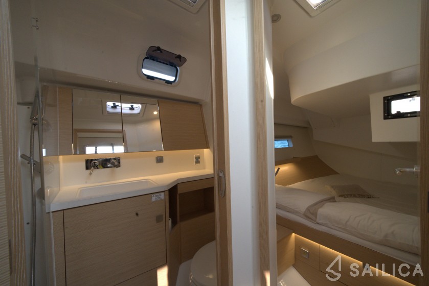 Hanse 410 - Yacht Charter Sailica
