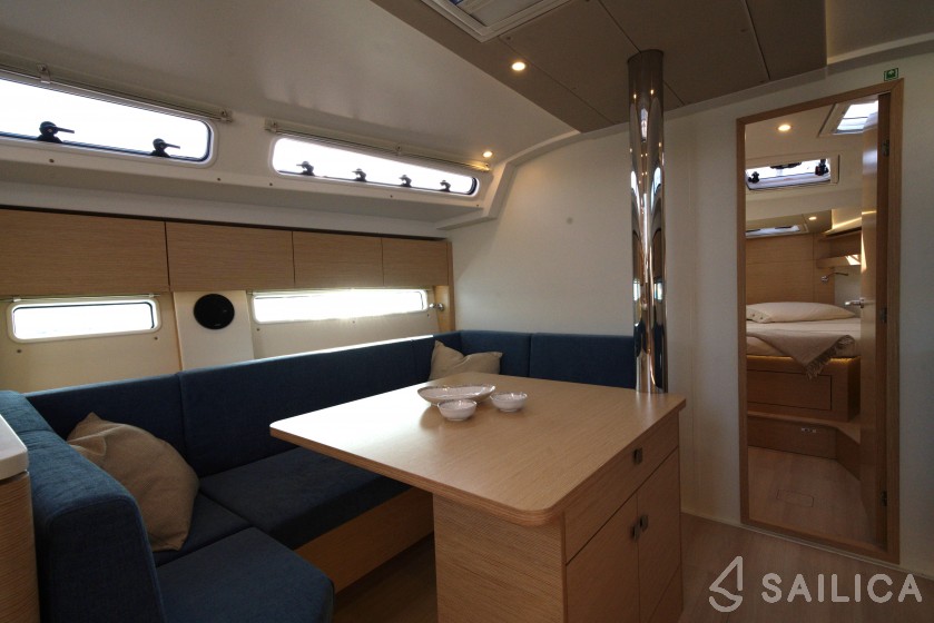 Hanse 410 - Yacht Charter Sailica