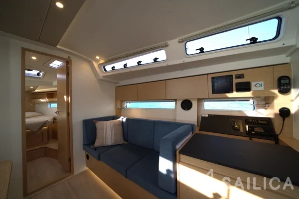 Hanse 410 - Yacht Charter Sailica