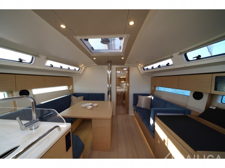 Hanse 410 - Yacht Charter Sailica