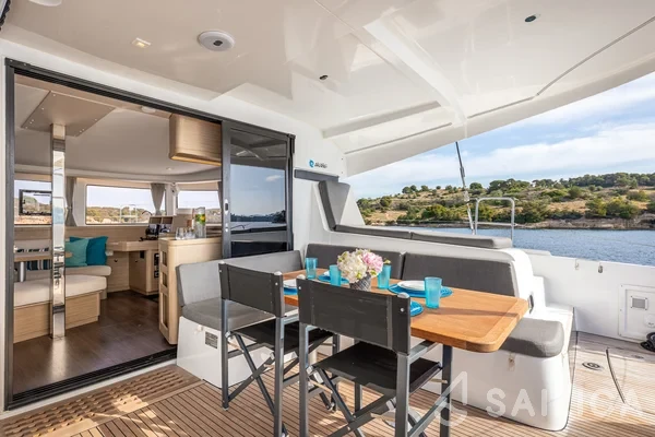 Lagoon 42 - Yacht Charter Sailica