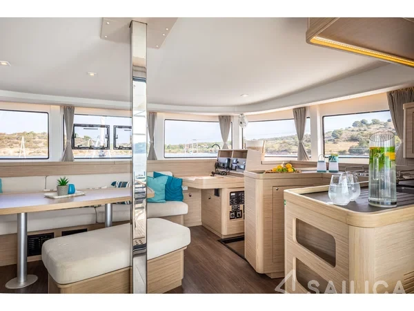 Lagoon 42 - Yacht Charter Sailica