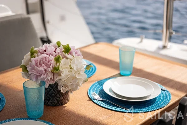 Lagoon 42 - Yacht Charter Sailica