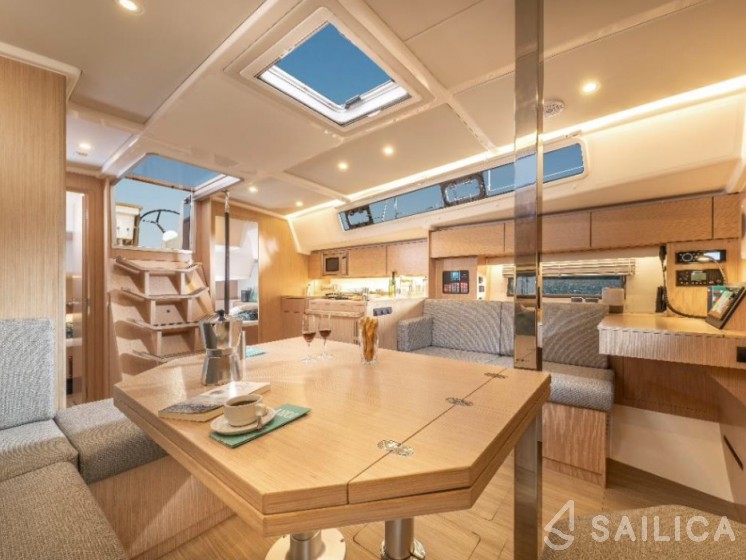 Bavaria C42 - Yacht Charter Sailica
