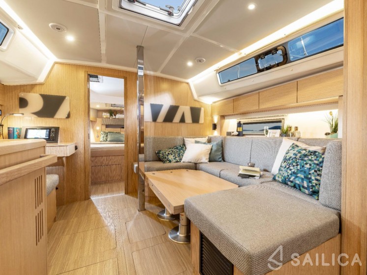 Bavaria C42 - Yacht Charter Sailica