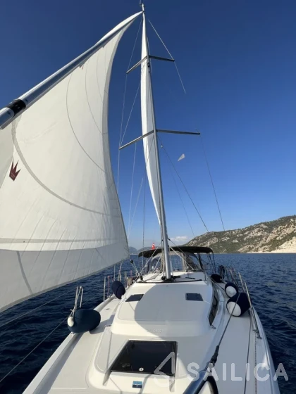 Bavaria C42 - Yacht Charter Sailica