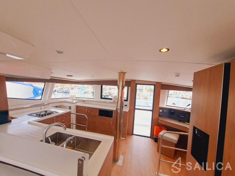 Bali 4.6 - Yacht Charter Sailica