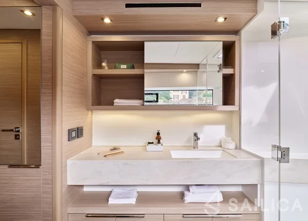 Lagoon 51 - Yacht Charter Sailica