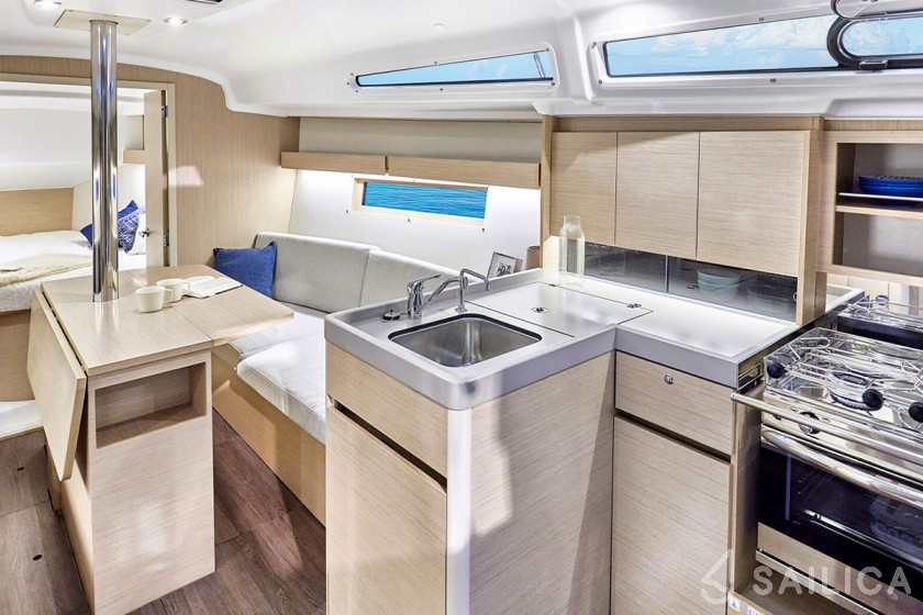 Oceanis 34.1 - Yacht Charter Sailica