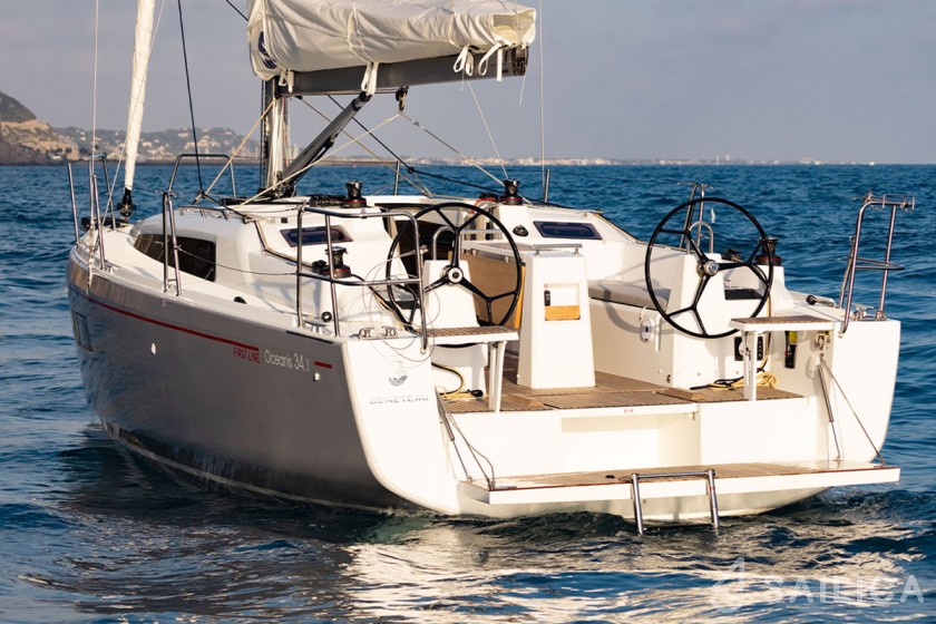 Oceanis 34.1 - Yacht Charter Sailica