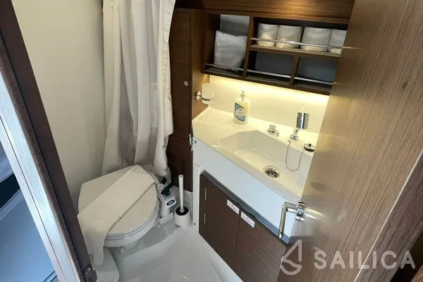 Oceanis 34.1 - Yacht Charter Sailica