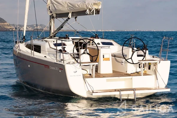Oceanis 34.1 - Yacht Charter Sailica