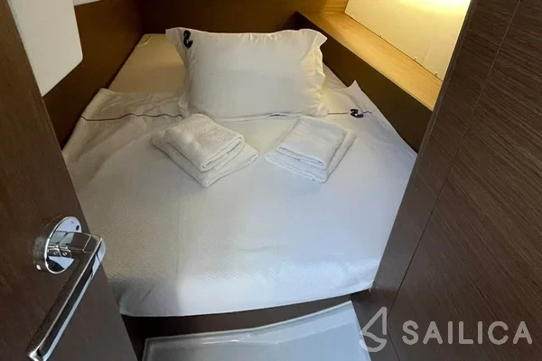 Oceanis 34.1 - Yacht Charter Sailica