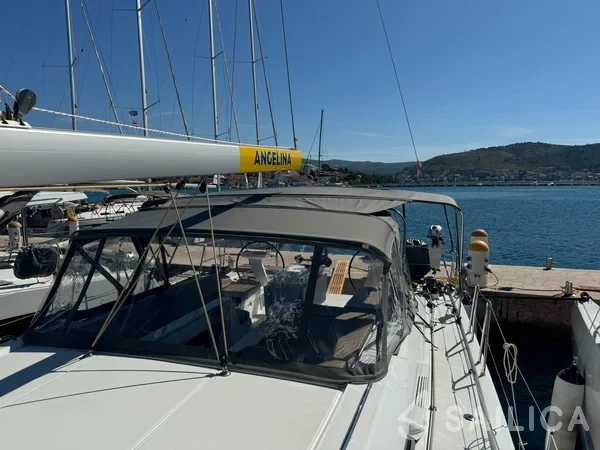Oceanis 51.1 - Yacht Charter Sailica