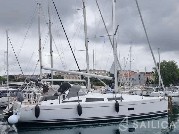Hanse 348 - Yacht Charter Sailica