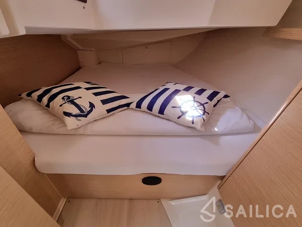 Hanse 348 - Yacht Charter Sailica