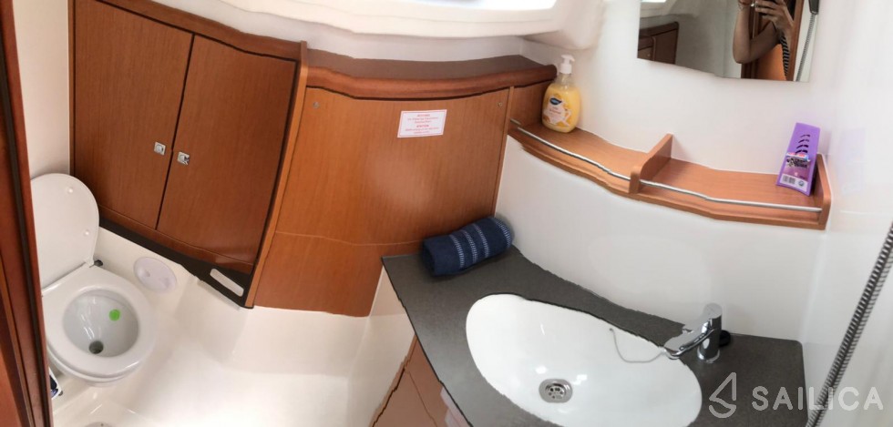 Bavaria 37 Cruiser - Yacht Charter Sailica