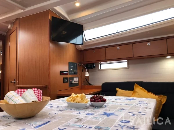 Bavaria 37 Cruiser - Yacht Charter Sailica